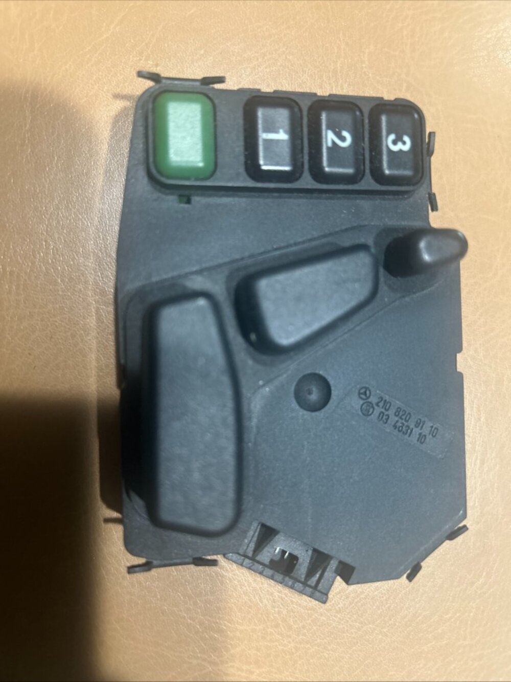 1998-2002 Mercedes CLK320 Driver Left Seat Control Switch OEM 2108209110